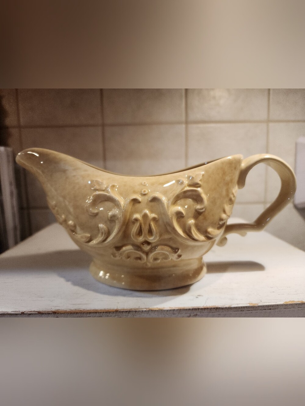 Daniel Cremieux Maison Provence Gravy Boat Beige Embossed Stoneware Scroll
